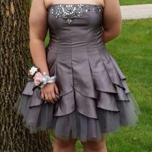 Gray short form fitting Homecoming or prom dress